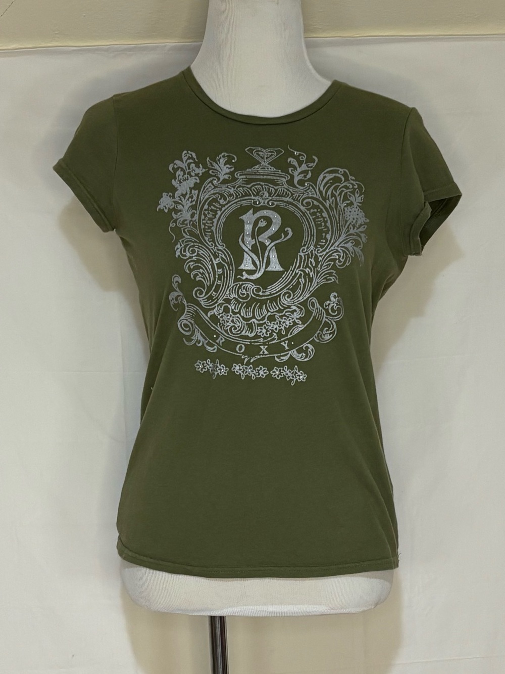 Y2K Roxy baby tee size medium